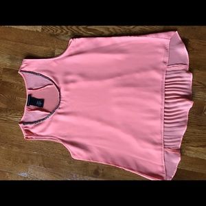 Sleeveless ladies top